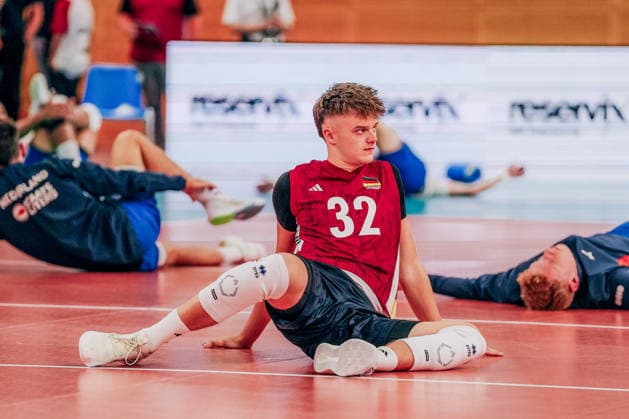 GER, Volleyball, European Championship Dress Rehearsal, Friendly Match, Germany vs. Netherlands, 04 09 26 Warm-up Theo Mohwinkel 32, Germany Photo HMB Media Etienne Schlick Copyright: HMBxMedia EtiennexSchlick