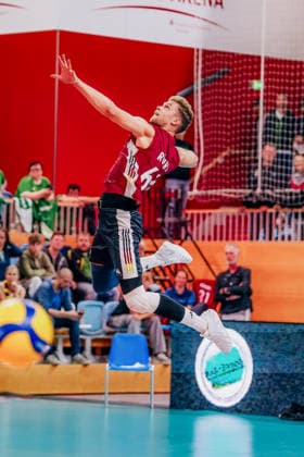 GER, Volleyball, European Championship Dress Rehearsal, Friendly Match, Germany vs. Netherlands, 04 09 26 Focus on the Warm-up: Erik Röhrs 66, Germany Photo: HMB Media Etienne Schlick Copyright: HMBxMedia EtiennexSchlick