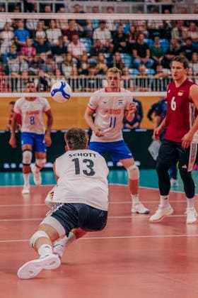 GER, Volleyball, European Championship Warm-up Match, Friendly Match, Germany vs. Netherlands, 04 09 26 Ruben Schott at the reception, 13, Germany Photo: HMB Media, Etienne Schlick Copyright: HMBxMedia EtiennexSchlick