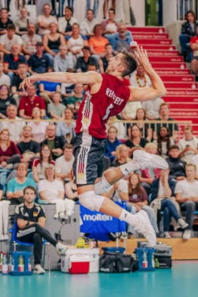 GER, Volleyball, European Championship Dress Rehearsal, Friendly Match, Germany vs. the Netherlands, September 4, 2026. Serve by Moritz Reichert 5, Germany. Photo: HMB Media, Etienne Schlick Copyright: HMBxMedia EtiennexSchlick