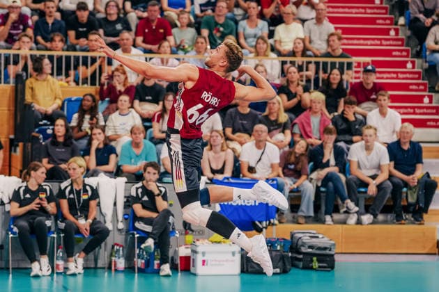 GER, Volleyball, European Championship Dress Rehearsal, Friendly Match, Germany vs. the Netherlands, September 4, 2026, Erik Röhrs serving, 66, Germany, Photo by HMB Media, Etienne Schlick Copyright: HMBxMedia EtiennexSchlick