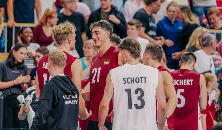 GER, Volleyball, European Championship warm-up match, friendly, Germany vs. the Netherlands, 09 04 26 Team photo by HMB Media, Etienne Schlick Copyright: HMBxMedia EtiennexSchlick