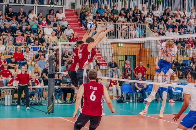 GER, Volleyball, European Championship warm-up match, friendly, Germany vs. Netherlands, 09 26 04 Block by Moritz Reichert 5, Germany, and Tobias Krick 21, Germany. Photo: HMB Media, Etienne Schlick Copyright: HMBxMedia EtiennexSchlick