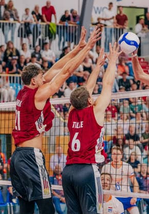 GER, Volleyball, European Championship Dress Rehearsal, Friendly Match, Germany vs. Netherlands, 09 26 2004 Block by Tobias Krick (21, Germany) and Johannes Tille (6, Germany). Photo: HMB Media, Etienne Schlick Copyright: HMBxMedia EtiennexSchlick