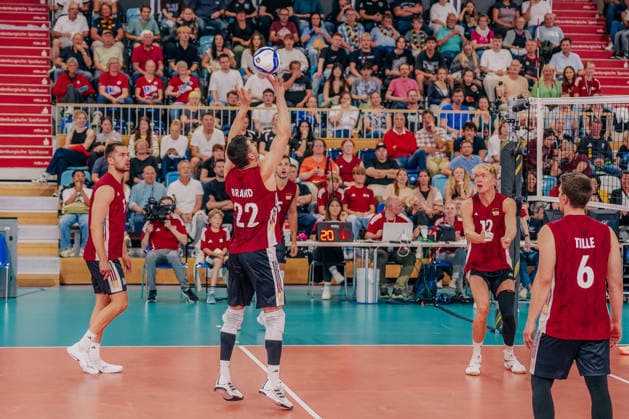 GER, Volleyball, European Championship warm-up match, friendly, Germany vs. the Netherlands, 09 04 26 Set by Tobias Brand 22, Germany Photo: HMB Media, Etienne Schlick Copyright: HMBxMedia EtiennexSchlick