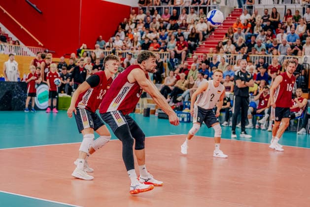 GER, Volleyball, European Championship Dress Rehearsal, Exhibition Match, Germany vs. Netherlands, 04 09 26 Receive, Germany. Photo: HMB Media, Etienne Schlick Copyright: HMBxMedia EtiennexSchlick
