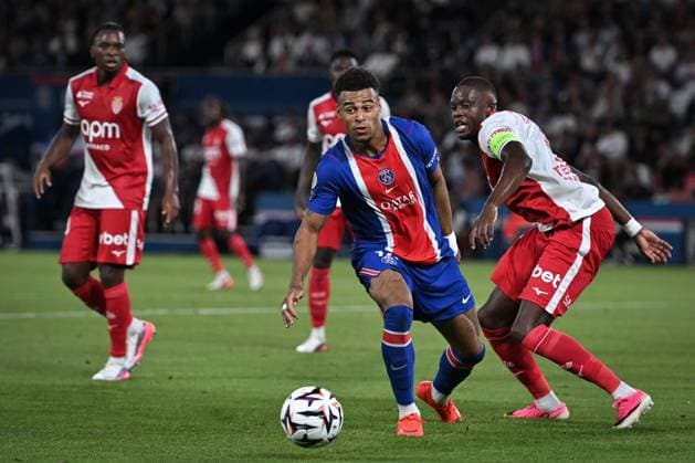 Ligue 1 PSG vs AS Monaco PARIS, FRANCE - SEPTEMBER 4, 2026: Paris Saint-Germain™s forward Desire Doue fights for the ball during the French L1 football match between Paris Saint-Germain and AS Monaco at the Parc des Princes stadium in Paris on September 4, 2026. Paris ÃŽle-de-France France Copyright: x xFirasxAbdullahx xJNAxPressx