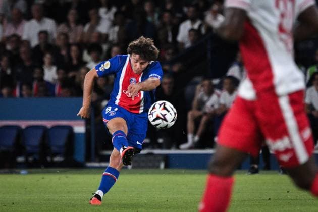 September 4, 2026, Paris, Å½Le-De-France, France: PARIS, FRANCE - SEPTEMBER 4, 2026: Paris Saint-GermainÃ¢â‚¬â ¢s midfielder Joao Neves kicks the ball during the French L1 football match between Paris Saint-Germain and AS Monaco at the Parc des Princes stadium in Paris on September 4, 2026. Paris France - ZUMAq101 20260904_zna_q101_179 Copyright: xFirasxAbdullahx
