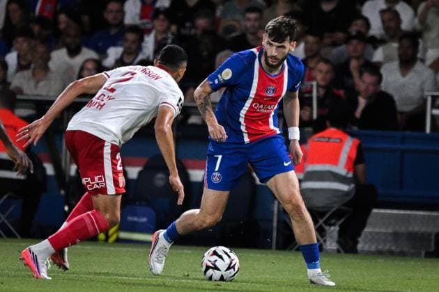 September 4, 2026, Paris, Å½Le-De-France, France: PARIS, FRANCE - SEPTEMBER 4, 2026: Paris Saint-GermainÃ¢â‚¬â ¢s forward Khvicha Kvaratskhelia controls the ball during the French L1 football match between Paris Saint-Germain and AS Monaco at the Parc des Princes stadium in Paris on September 4, 2026. Paris France - ZUMAq101 20260904_zna_q101_182 Copyright: xFirasxAbdullahx