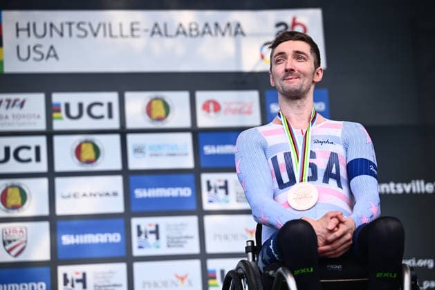 2026 UCI Para-cycling Road World Championships Picture by Olly Hassell SWpix.com - 04 09 2026 - Cycling - 2026 UCI Para-cycling Road World Championships - Huntsville, Alabama, United States of America - Men H2 Individual Time Trial (ITT) podiums - Cody Wills (USA) receiving the Bronze Medal Huntsville Cummings Research Park United States of America Copyright: x xSWpix.comx(t axPhotographyxHubxLtd)xOllyxHassell SWpix.comx SWP-3030-22322