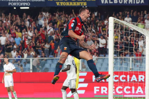 SOCCER - Serie A - Genoa CFC vs. Como 1907 Photo by IPA ABACAPRESS.COM88118290 - Serie A, Day 3, Genoa, Ferraris Stadium, Genoa vs. Como; pictured: Milutin Osmajic celebrating Genoa Italy  Copyright: xIPAxSport ABACAx