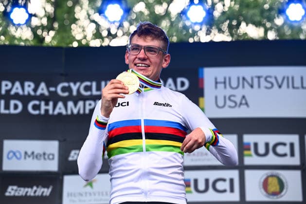 2026 UCI Para-cycling Road World Championships Picture by Olly Hassell SWpix.com - 04 09 2026 - Cycling - 2026 UCI Para-cycling Road World Championships - Huntsville, Alabama, United States of America - Men T2 Individual Time Trial (ITT) podium - Maximilian Jäger (Germany) wins the Gold Medal to become World Champion Huntsville Cummings Research Park United States of America Copyright: x xSWpix.comx(t axPhotographyxHubxLtd)xOllyxHassell SWpix.comx SWP-3030-22337