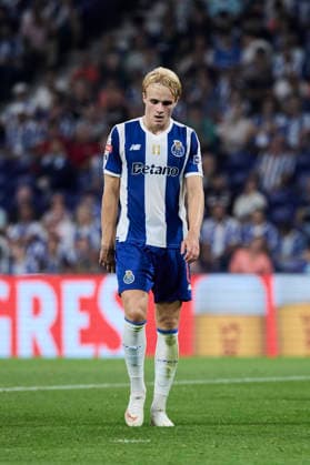 FC Porto v Moreirense FC PORTO, PORTUGAL - SEPTEMBER 4: Victor Froholdt of FC Porto looks on during the Liga Portugal Betclic 2026 27 match between FC Porto and Moreirense FC at Estadio do Dragao on September 4, 2026 in Porto, Portugal. (This image is for editorial use only) (Photo by Diego Simon Photo Players Images Magara Press) Porto Estadio do Dragao Portugal Copyright: xDiegoxSimonx