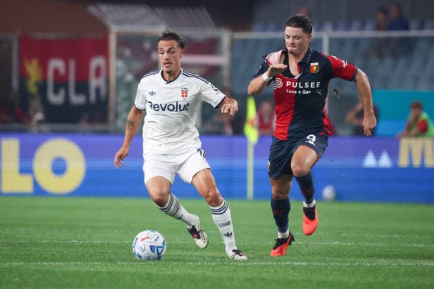 SOCCER - Serie A - Genoa CFC vs. Como 1907 Photo by IPA ABACAPRESS.COM88120268 - Serie A, Day 3, Genoa, Ferraris Stadium, Genoa vs. Como; pictured: Caqueret and Vitinha Genoa Italy  Copyright: xIPAxSport ABACAx