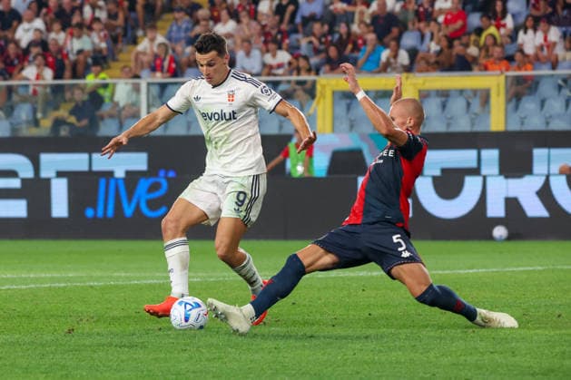 SOCCER - Serie A - Genoa CFC vs. Como 1907 Photo by IPA ABACAPRESS.COM88121044 - Serie A, Day 3, Genoa, Ferraris Stadium, Genoa vs. Como; pictured: Douvikas and Ostigard Genoa Italy  Copyright: xIPAxSport ABACAx
