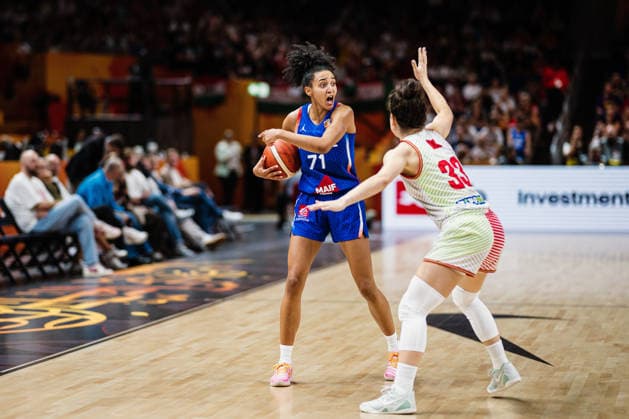 FIBA Women’s Basketball World Cup 2026: Hungary vs. France, September 4, 2026. Leila Lacan (France), No. 71, with the ball; in front of her, Panka Doel (Hungary), No. 33. Basketball, FIBA Women’s Basketball World Cup 2026, Group Stage, Group B, Match Day 1: Hungary vs. France on September 4, 2026, at the Uber Arena, Berlin Copyright: xBEAUTIFULxSPORTS Tonhäuserx