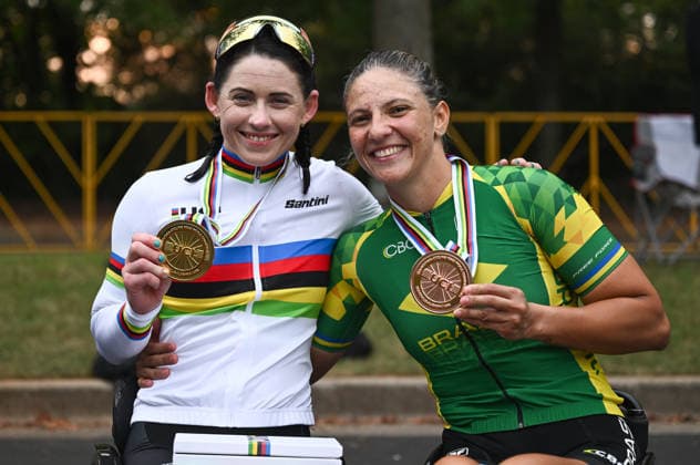 2026 UCI Para-cycling Road World Championships Picture by Mathew Wells SWpix.com - 04 09 2026 - Cycling - 2026 UCI Para-cycling Road World Championships - Huntsville, Alabama, United States of America - Women H3 Individual Time Trial (ITT) - Lauren Parker (Australia) with the gold medal and Jessica Moreira Ferreira (Brazil) with the bronze medal Huntsville Cummings Research Park United States of America Copyright: x xSWpix.comx(t axPhotographyxHubxLtd)xMathewxWells SWpix.comx SWP-3030-22364