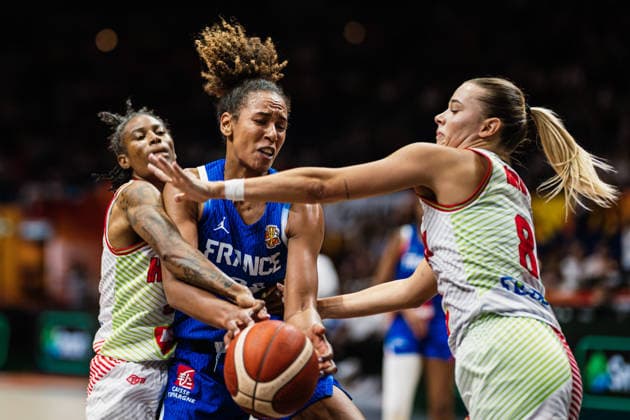 FIBA Women’s Basketball World Cup 2026: Hungary vs. France, September 4, 2026; Marieme Badiane (France), No. 22, with the ball against Eszter Rátkai (Hungary), No. 8; Basketball; FIBA Women’s Basketball World Cup 2026; Group Stage; Group B; Matchday 1: Hungary vs. France on September 4, 2026, at the Uber Arena, Berlin Copyright: xBEAUTIFULxSPORTS Tonhäuserx