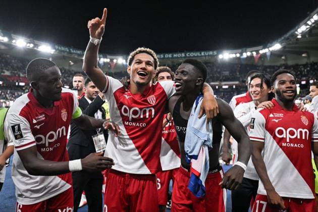 Ligue 1 PSG vs AS Monaco PARIS, FRANCE - SEPTEMBER 4, 2026: AS Monaco™s players celebrate their win at the end of the French L1 football match against Paris Saint-Germain at the Parc des Princes stadium in Paris on September 4, 2026. Paris ÃŽle-de-France FR Copyright: x xFirasxAbdullahx xJNAxPressx
