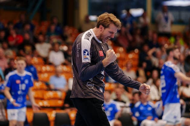 2nd Handball Bundesliga, Matchday 2: Dessau Roßlauer HV 06 vs. Die Eulen Ludwigshafen, Philip Ambrosius, Dessau Roßlauer HV 06, 16 clenches their fists on September 4, 2026, at the Anhalt Arena, Dessau-Roßlau, Saxony-Anhalt, Dessau-Roßlau, Anhalt Arena, Saxony-Anhalt, Germany