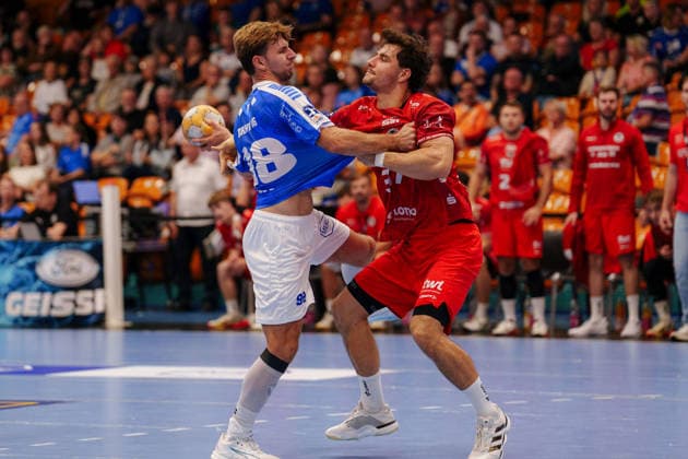 Handball Bundesliga 2, Matchday 2: Dessau Roßlauer HV 06 vs. Die Eulen Ludwigshafen, David Misovych, Dessau Roßlauer HV 06, No. 18 in a one-on-one battle against Finn Lukas Leun of the Eulen Ludwigshafen, No. 37, on September 4, 2026, at the Anhalt Arena in Dessau-Roßlau, Saxony-Anhalt, Dessau-Roßlau, Anhalt Arena, Saxony-Anhalt, Germany