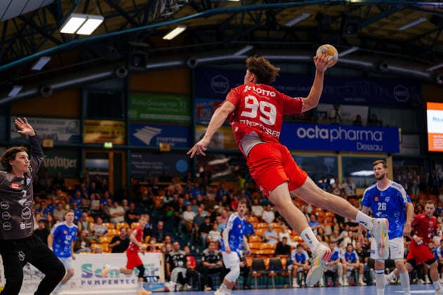 2nd Handball Bundesliga, Matchday 2: Dessau Roßlauer HV 06 vs. Die Eulen Ludwigshafen, Monty Kleinsteuber, Eulen Ludwigshafen, 99 on a jump shot on September 4, 2026, at the Anhalt Arena, Dessau-Roßlau, Saxony-Anhalt, Dessau-Roßlau, Anhalt Arena, Saxony-Anhalt, Germany