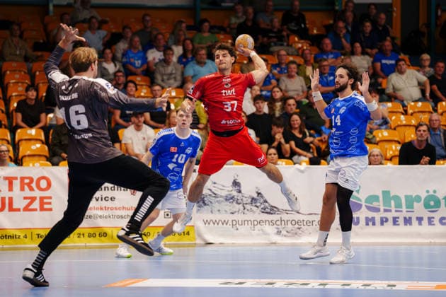 Handball Bundesliga 2, Matchday 2: Dessau Roßlauer HV 06 vs. Die Eulen Ludwigshafen – Finn Lukas Leun of Die Eulen Ludwigshafen, 37, on a jump shot on September 4, 2026, at the Anhalt Arena, Dessau-Roßlau, Saxony-Anhalt; Dessau-Roßlau, Anhalt Arena, Saxony-Anhalt, Germany