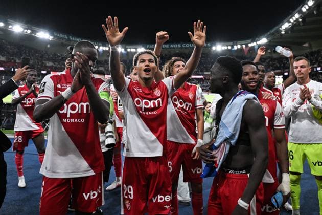 September 4, 2026, Paris, Å½Le-De-France, FR: PARIS, FRANCE - SEPTEMBER 4, 2026: AS MonacoÃ¢â‚¬â ¢s players celebrate their win at the end of the French L1 football match against Paris Saint-Germain at the Parc des Princes stadium in Paris on September 4, 2026. Ligue 1 PSG Vs AS Monaco  - ZUMAq101 20260904_zna_q101_261 Copyright: xFirasxAbdullahx