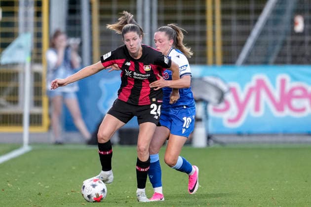 v.li.: Lilla Turanyi (B04, 24), Valesca Ampoorter (TSG, 10), Zweikampf, Spielszene, Duell, duel, tackle, tackling, Dynamik, Action, Aktion, 04.09.2026, Sinsheim (Hoffenheim) (Deutschland), Fussball, Google Pixel Frauen-Bundesliga, TSG 1899 Hoffenheim - Bayer 04 Leverkusen, DFB DFL REGULATIONS PROHIBIT ANY USE OF PHOTOGRAPHS AS IMAGE SEQUENCES AND OR QUASI-VIDEO. *** v li Lilla Turanyi B04, 24, Valesca Ampoorter TSG, 10, tackle, game scene, duel, tackle, tackling, dynamics, action, 04 09 2026, Sinsheim, Hoffenheim, Germany, soccer, Google Pixel Women’s Bundesliga, TSG 1899 Hoffenheim vs. Bayer 04 Leverkusen, DFB and DFL regulations prohibit any use of photographs as image sequences and or quasi-video xozx