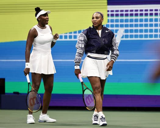 Serena Williams, Venus Williams, Damen Doppel, Ladies Doubles, US Open Championships, Billie Jean King National Tennis Center, Flushing Meadows, New York, USA . *** Serena Williams, Venus Williams, Women s Doubles, US Open Championships, Billie Jean King National Tennis Center, Flushing Meadows, New York, USA Copyright: xJuergenxHasenkopfx