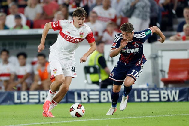 v.l.n.r.: Leo Sauer (VfB Stuttgart) und Alessio Castro-Montes (1. FC Köln), im Bundesliga-Spiel zwischen dem VfB Stuttgart und dem 1. FC Köln in der MHP Arena, Stuttgart, Deutschland, am 4. September 2026. in action during the Bundesliga match between VfB Stuttgart and 1. FC Köln at the MHP Arena, Stuttgart, Germany, on September 4, 2026. DFB DFL REGULATIONS PROHIBIT ANY USE OF PHOTOGRAPHS AS IMAGE SEQUENCES AND OR QUASI-VIDEO, *** From left to right: Leo Sauer of VfB Stuttgart and Alessio Castro Montes of 1 FC Köln, in the Bundesliga match between VfB Stuttgart and 1 FC Köln at the MHP Arena, Stuttgart, Germany, on September 4, 2026, in action during the Bundesliga match between VfB Stuttgart and 1 FC Köln at the MHP Arena, Stuttgart, Germany, on September 4, 2026. DFB and DFL regulations prohibit any use of photographs as image sequences and or quasi-video, Copyright: HMBxMedia xHeikoxBecker