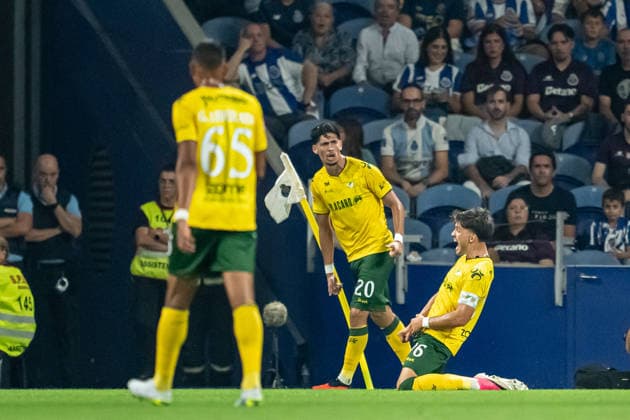 PORTO, PORTUGAL - SEPTEMBER 6: Dinis Pinto of Moreirense FC celebrates a goal during the Liga Portugal Betclic 2026 27 match between FC Porto and Moreirense FC at Estadio do Dragao on September 6, 2026 in Porto, Portugal (Photo by Pedro Loureiro Sports Press Photo SPP) Copyright: xSportsxPressxPhotox Sportspressphoto_SPR223238
