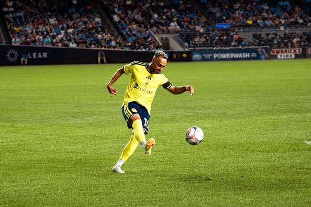 September 4, 2026, Bronx, New York, USA: HANY MUKHTAR (10) of Nashville SC crosses the ball into the penalty area of New York City FC during a Major League Soccer match. Bronx USA - ZUMAp306 20260904_znp_p306_005 Copyright: xOmarxPerezxLopezx