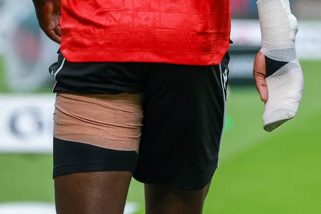 2. Bundesliga - Hannover 96 - Karlsruher SC am 04.09.2026 in der Heinz von Heiden Arena in Hannover Mustapha Bundu Shong Hames (Hannover 7) wird verletzt ausgewechselt - Detailaufnahme *** 2. Bundesliga: Hannover 96 vs. Karlsruher SC on September 4, 2026, at the Heinz von Heiden Arena in Hannover. Mustapha Bundu Shong Hames of Hannover 7 is substituted due to injury. Close-up shot. MH