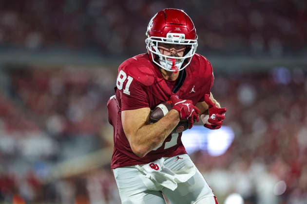 NORMAN, OK - SEPTEMBER 04: Oklahoma Sooner tight end Rocky Beers Jr. (81) runs toward the end zone during the college football game between the Oklahoma Sooners and the UTEP Miners on September 04, 2026 at Gaylord Family Oklahoma Memorial Stadium in Norman, OK. (Photo by Chad Hamilton Icon Sportswire) COLLEGE FOOTBALL: SEP 04 UTEP at Oklahoma EDITORIAL USE ONLY Icon260903124