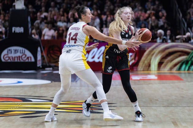 September 4, 2026, Berlin, Germany: Frieda Buhner of Germany (R) and Raquel Carrera (L) of Spain seen in action during the first round of the 2026 FIBA Women s World Cup between Germany and Spain at Uber Arena. Final score; Spain 83:53 Germany. Berlin Germany - ZUMAs197 20260904_aaa_s197_526 Copyright: xNicholasxMullerx