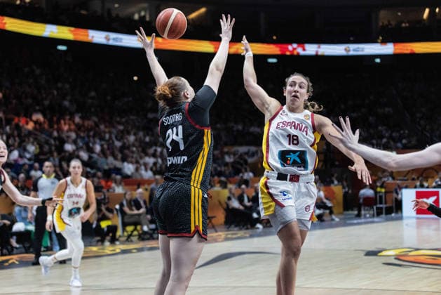 September 4, 2026, Berlin, Germany: Alicia Florez of Spain (R) and Lina Sontag (L) of Germany seen in action during the first round of the 2026 FIBA Women s World Cup between Germany and Spain at Uber Arena. Final score; Spain 83:53 Germany. FIBA Women s World Cup First Round: Spain-Germany In Berlin, Germany - 4 Sept 2026  - ZUMAs197 20260904_aaa_s197_543 Copyright: xNicholasxMullerx