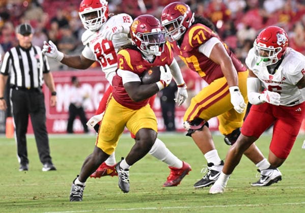 LOS ANGELES, CA - SEPTEMBER 04: Southern California Trojans running back Waymond Jordan (2) carries the ball up the middle during the game between the USC Trojans and the Fresno State Bulldogs on September 04, 2026 at Los Angeles Memorial Coliseum in Los Angeles. (Photo by David Dennis Icon Sportswire) COLLEGE FOOTBALL: SEP 04 Fresno State at USC EDITORIAL USE ONLY Icon26090418