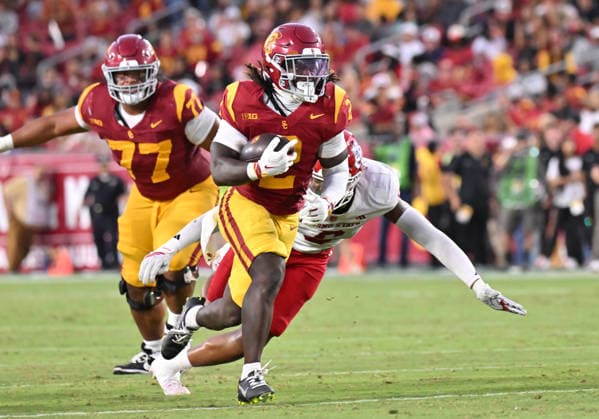 LOS ANGELES, CA - SEPTEMBER 04: Southern California Trojans running back Waymond Jordan (2) carries the ball up the middle during the game between the USC Trojans and the Fresno State Bulldogs on September 04, 2026 at Los Angeles Memorial Coliseum in Los Angeles. (Photo by David Dennis Icon Sportswire) COLLEGE FOOTBALL: SEP 04 Fresno State at USC EDITORIAL USE ONLY Icon26090419