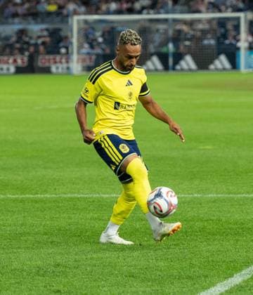 September 4, 2026, Bronx, New York, USA: Hany Mukhtar (10) of Nashville SC controls the ball during MLS, Fussball Herren, USA regular season game between NYCFC and Nashville SC at Yankee stadium in New York, NY on September 4, 2026. Game ended in goalless draw. Bronx USA - ZUMAr339 20260904_znp_r339_024 Copyright: xLevxRadinx