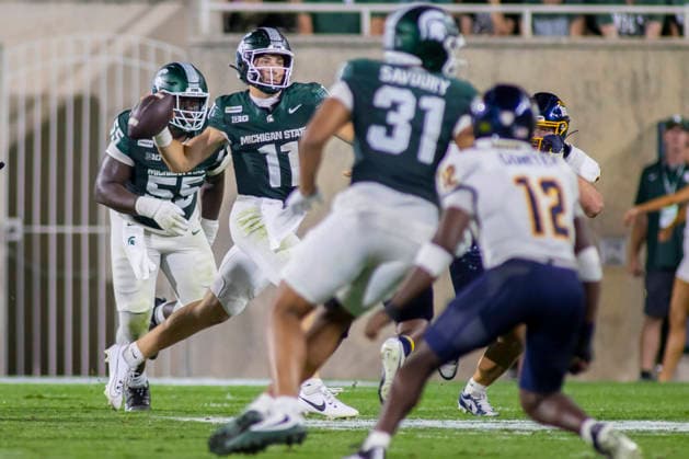 September 5, 2026, East Lansing, Michigan, U.S: Michigan State quarterback ALESSIO MILIVOJEVIC (11) throws a pass during Michigan State s 30-20 win over Toledo at Spartan Stadium. NCAA, College League, USA Football 2026: Michigan State 30:20 Toledo  - ZUMAm242 20260905_aap_m242_008 Copyright: xScottxMapesx