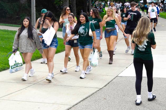 September 4, 2026, East Lansing, Michigan, U.S: Spartan fans walk to the stadium before Michigan State s 30-20 win over Toledo at Spartan Stadium. East Lansing U.S - ZUMAm242 20260904_aap_m242_015 Copyright: xScottxMapesx