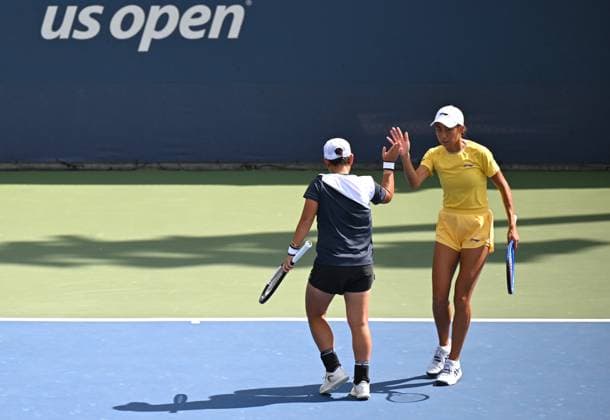(260905) -- NEW YORK, Sept. 5, 2026 -- Zhang Shuai (R) Jiang Xinyu react during the women s doubles first round match between Zhang Shuai Jiang Xinyu (China) and Sofia Kenin (United States) Anastasia Potapova (Austria) at the 2026 US Open tennis championships in New York, the United States, Sept. 4, 2026. ) (SP)U.S.-NEW YORK-TENNIS-US OPEN-WOMEN S DOUBLES LixRui 