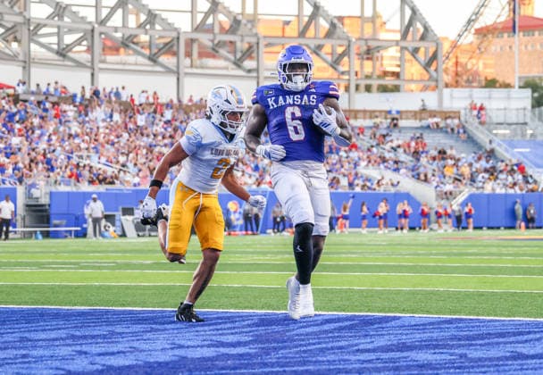Sep 4, 2026: Kansas Jayhawks running back Yasin Willis (6) scores a touchdown against Long Island Sharks in Lawrence, KS, USA; at Memorial Stadium. Mandatory Credit: -Cal Media Lawrence USA - ZUMAc04_ 20260904_zma_c04_060 Copyright: xRomanxPunox