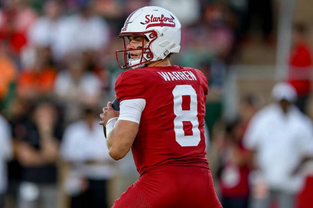 PALO ALTO, CA - SEPTEMBER 04: Stanford Cardinal quarterback Davis Warren (8) looks for an open receiver during a college football game between the Miami Hurricanes and Stanford Cardinal on September 4, 2026 at Stanford Stadium in Palo Alto, CA. (Photo by Trinity Machan Icon Sportswire) COLLEGE FOOTBALL: SEP 04 Miami at Stanford EDITORIAL USE ONLY Icon260904000163234