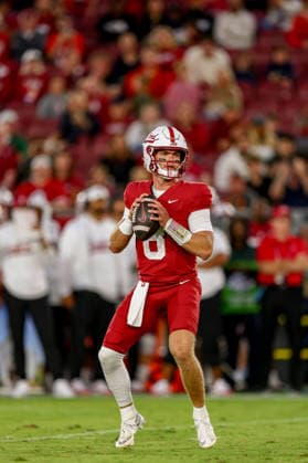 PALO ALTO, CA - SEPTEMBER 04: Stanford Cardinal quarterback Davis Warren (8) looks on during a college football game between the Miami Hurricanes and Stanford Cardinal on September 4, 2026 at Stanford Stadium in Palo Alto, CA. (Photo by Trinity Machan Icon Sportswire) COLLEGE FOOTBALL: SEP 04 Miami at Stanford EDITORIAL USE ONLY Icon260904000163241