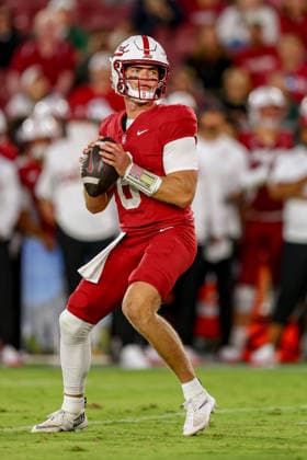 PALO ALTO, CA - SEPTEMBER 04: Stanford Cardinal quarterback Davis Warren (8) looks on during a college football game between the Miami Hurricanes and Stanford Cardinal on September 4, 2026 at Stanford Stadium in Palo Alto, CA. (Photo by Trinity Machan Icon Sportswire) COLLEGE FOOTBALL: SEP 04 Miami at Stanford EDITORIAL USE ONLY Icon260904000163242