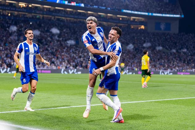 FC Porto v Moreirense FC - Primeira Liga William Gomes of FC Porto celebrates his goal during the FC Porto vs. Moreirense FC match for the Liga Portugal Betclic 2026 27 at Estadio do Dragao in Porto, Portugal, on September 4, 2026. Porto Porto Portugal  Copyright: xMiguelxLemosx originalFilename:lemos-fcportox260904_npnwd.jpg