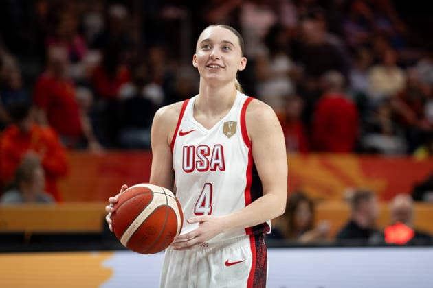 USA v China: Group D - FIBA Women s Basketball World Cup Germany 2026 Paige Bueckers plays during the FIBA Women s Basketball World Cup 2026 match between the United States and China in Berlin, Germany, on September 4, 2026. Berlin United States  Copyright: xMarcinxGolbax originalFilename:golba-unitedst260904_npRMd.jpg