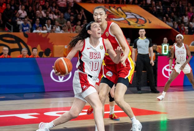 USA v China: Group D - FIBA Women s Basketball World Cup Germany 2026 Breanna Stewart plays during the FIBA Women s Basketball World Cup 2026 match between the United States and China in Berlin, Germany, on September 4, 2026. Berlin United States  Copyright: xMarcinxGolbax originalFilename:golba-unitedst260904_npbIL.jpg
